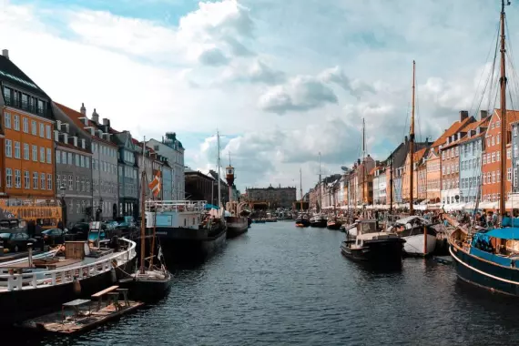 Copenhague, Danemark: vue sur le canal Nyhavn